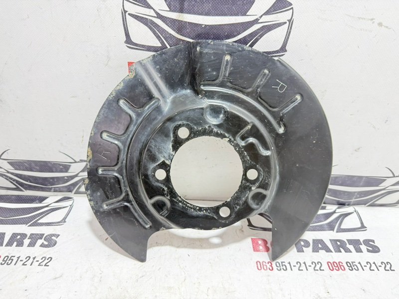 Защита тормозного диска задняя правая Nissan Rogue 2021 T33 2.5 44151-6RA0A Б/У
