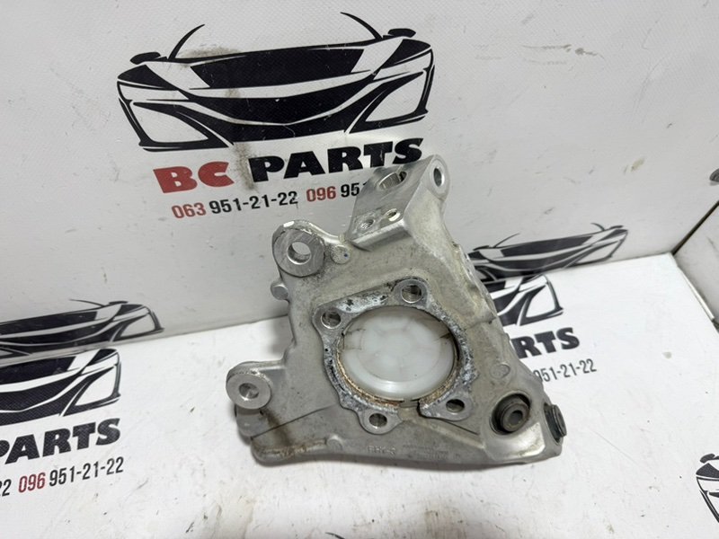 Цапфа задняя правая Rogue 2021 T33 2.5 Цапфа задняя правая Rogue 2021 T33 2.5