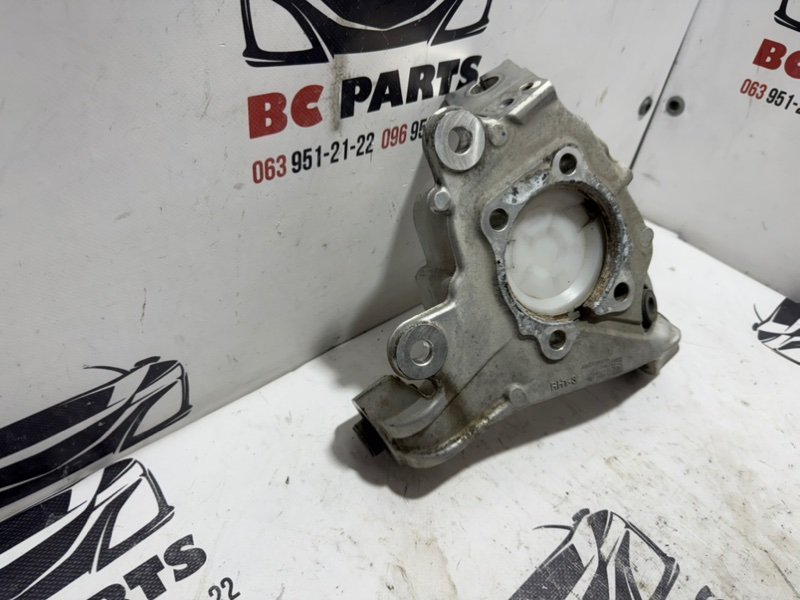 Цапфа задняя правая Rogue 2021 T33 2.5 Цапфа задняя правая Rogue 2021 T33 2.5