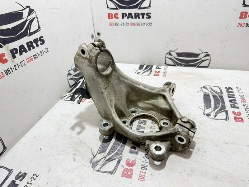 Кулак поворотный передний правый Rogue 2021 T33 2.5