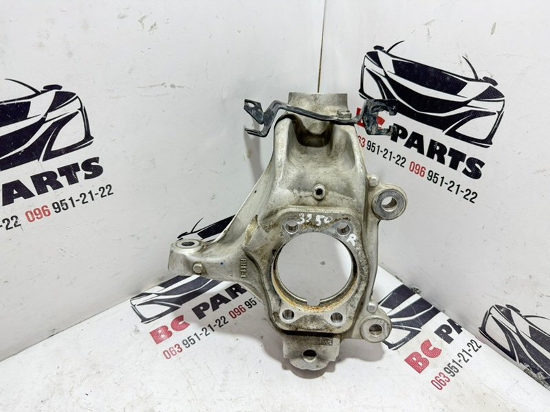 Кулак поворотный передний правый Rogue 2021 T33 2.5