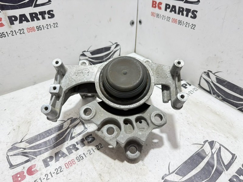 Подушка двигателя левая Nissan Rogue 2021 T33 2.5 11220-6RA0A Б/У