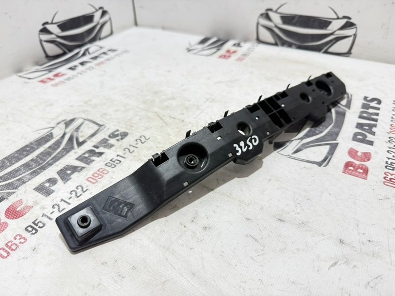 Направляющая бампера задняя левая Nissan Rogue T33 2.5