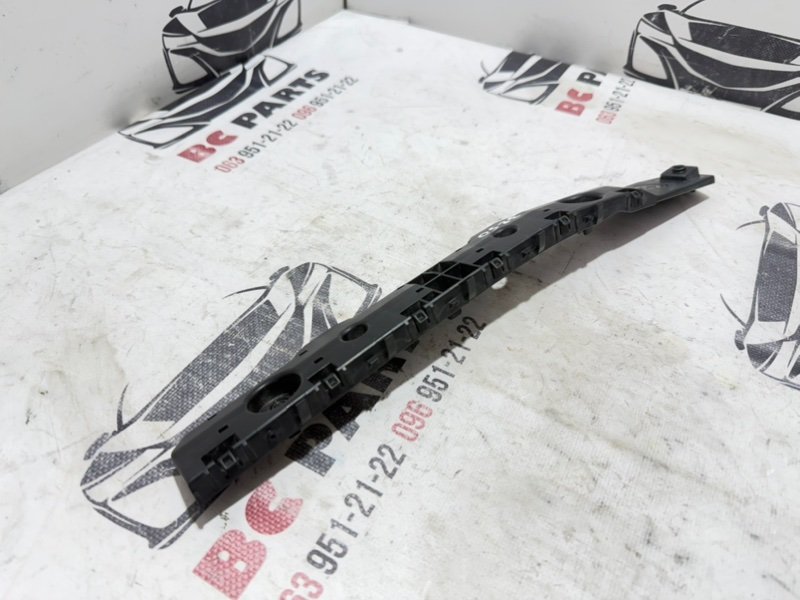 Направляющая бампера задняя левая Rogue 2021 T33 2.5