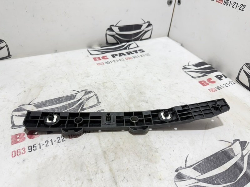 Направляющая бампера задняя левая Rogue 2021 T33 2.5