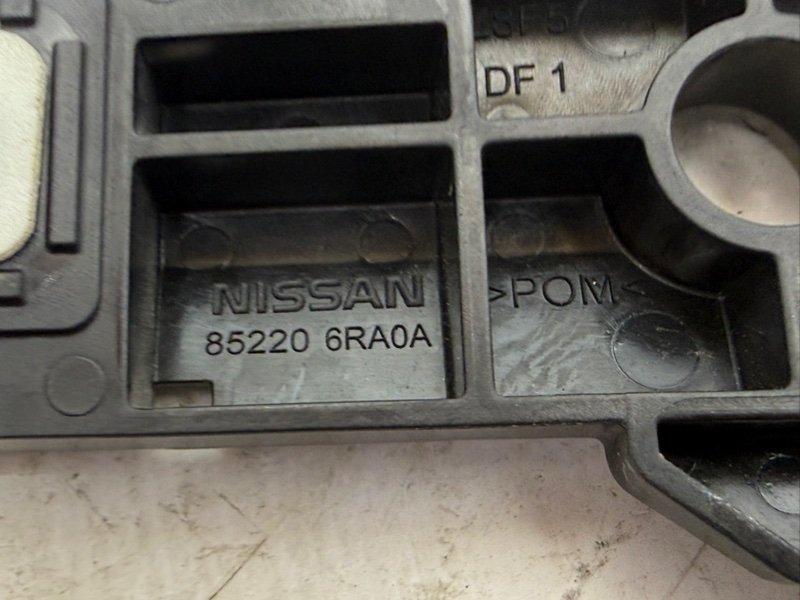 Направляющая бампера задняя правая Rogue 2021 T33 2.5