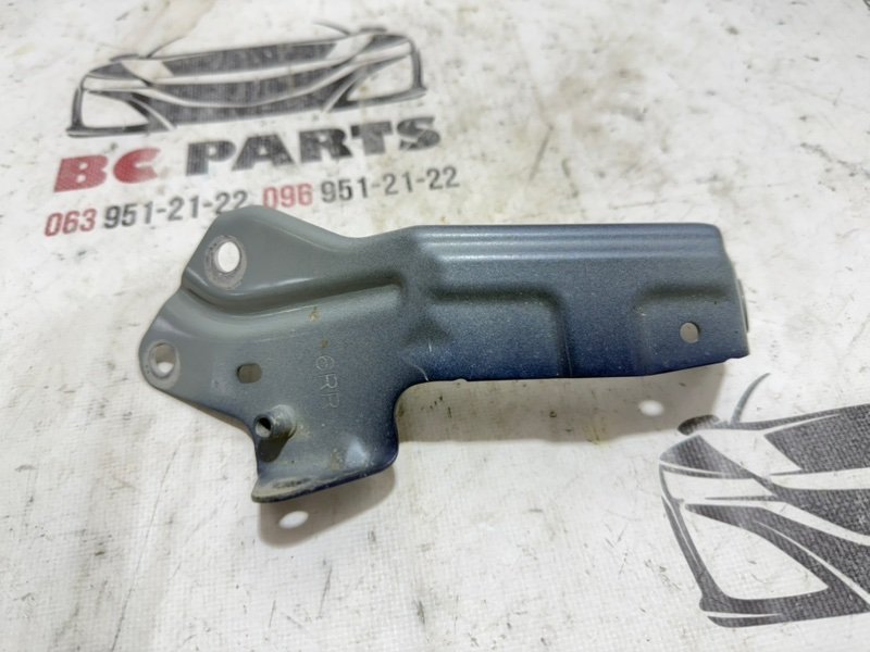 Запчасть кронштейн крыла передний правый Nissan Rogue 2021 T33 2.5 641C0-6RA0A Б/У Кронштейн крыла передний правый Nissan Rogue 2021 T33 2.5 641C0-6RA0A Б/У