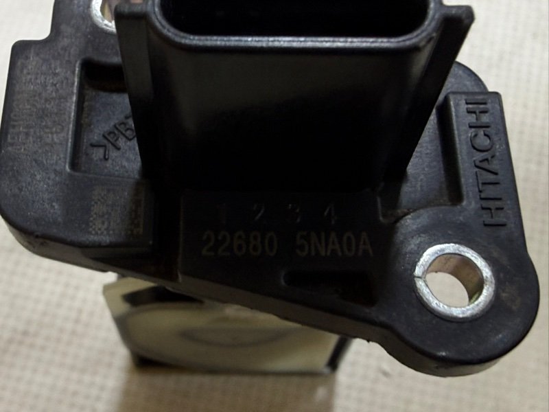 Датчик массового расхода воздуха Rogue 2021 T33 2.5