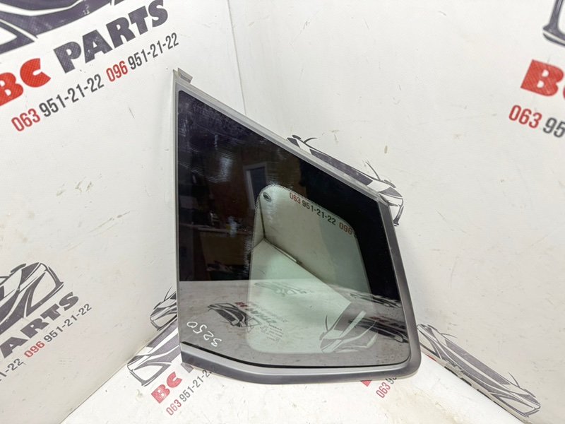 Форточка кузова задняя левая Rogue 2021 T33 2.5