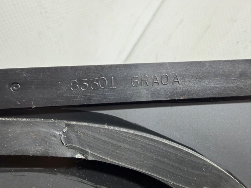 Форточка кузова задняя левая Rogue 2021 T33 2.5