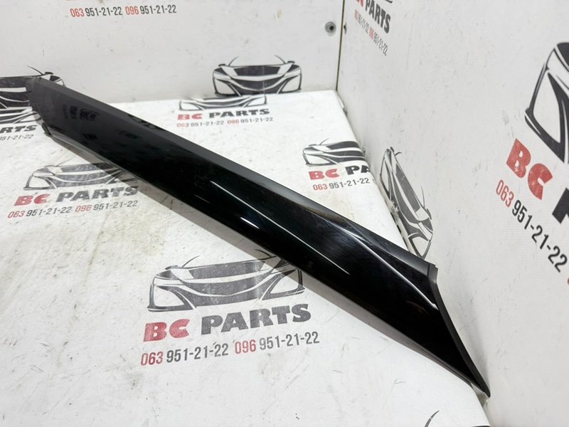 Накладка стойки лобового стекла левая Rogue 2021 T33 2.5 Накладка стойки лобового стекла левая Rogue 2021 T33 2.5