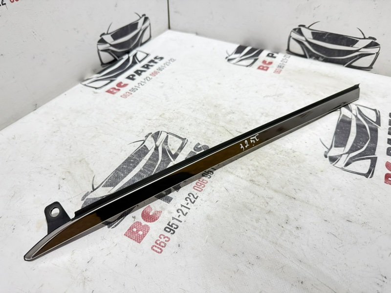 Молдинг крыла задний правый Rogue 2021 T33 2.5