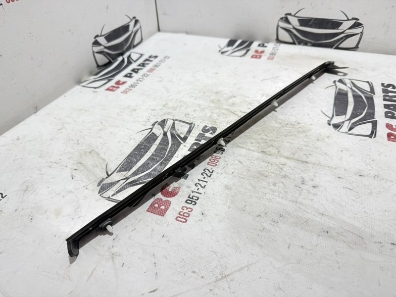 Молдинг крыла задний правый Rogue 2021 T33 2.5