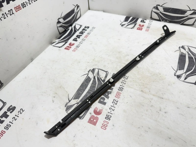 Молдинг крыла задний правый Rogue 2021 T33 2.5