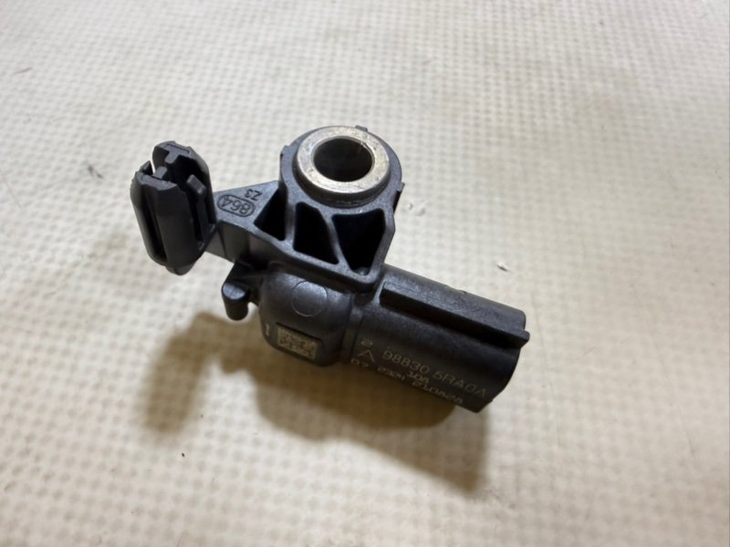 Датчик удара Nissan Kicks 2021 1.6 988305ra0a Б/У