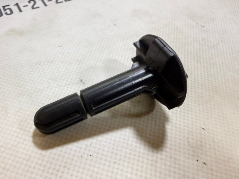 Крепление радиатора правое Nissan Kicks 1.6