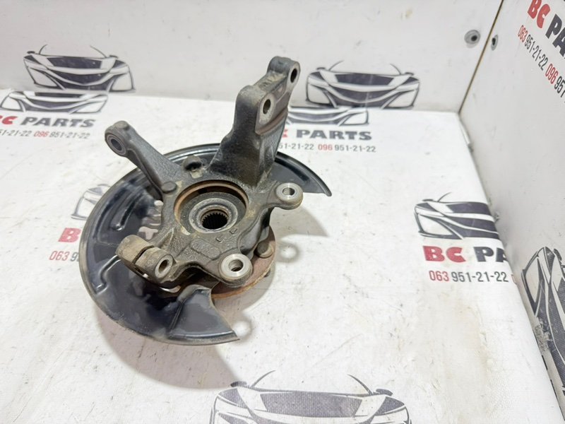 Кулак поворотный передний левый Kicks 2021 1.6