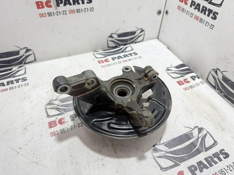 Кулак поворотный передний левый Kicks 2021 1.6