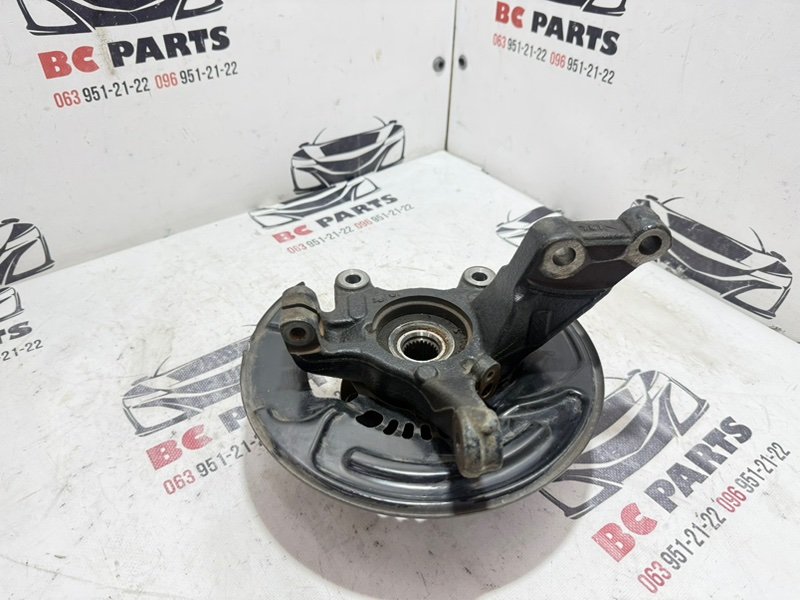 Кулак поворотный передний правый Nissan Kicks 1.6