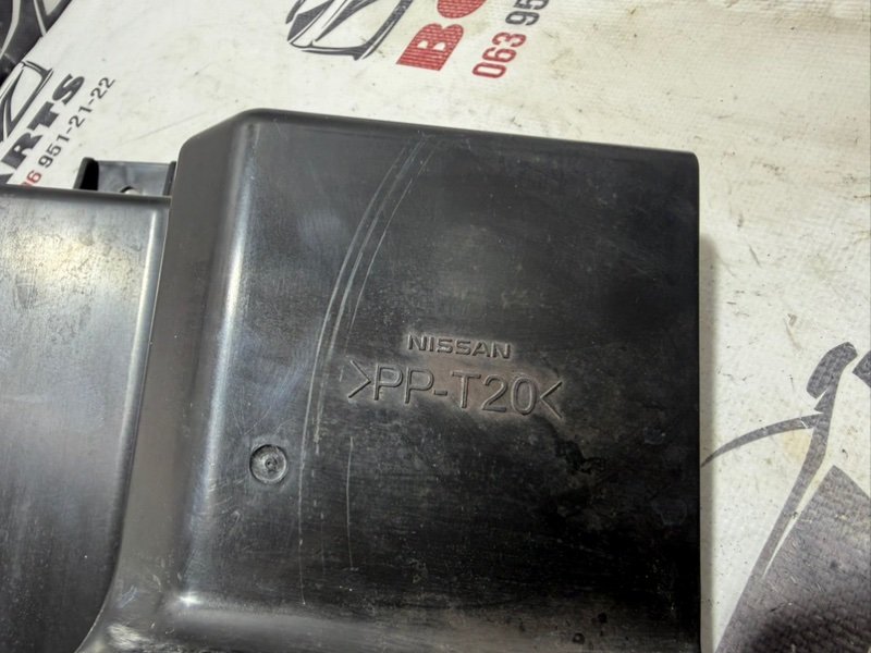 Дефлектор радиатора правый Kicks 2021 1.6