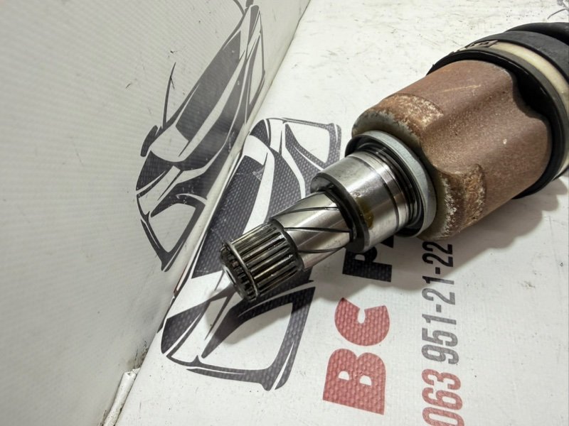 Привод ( полуось) передний правый Kicks 2021 1.6