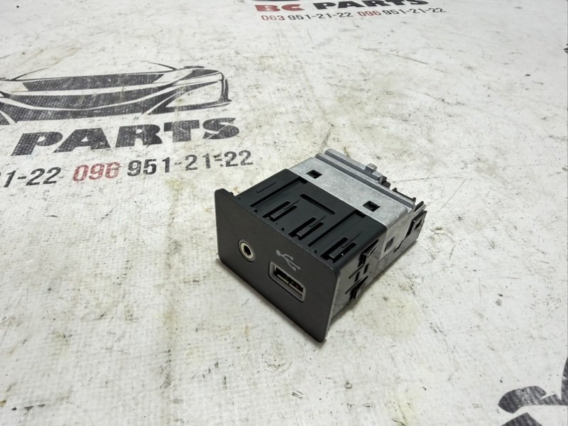USB разъем Nissan Kicks 2021 1.6 284H35RL0B Б/У