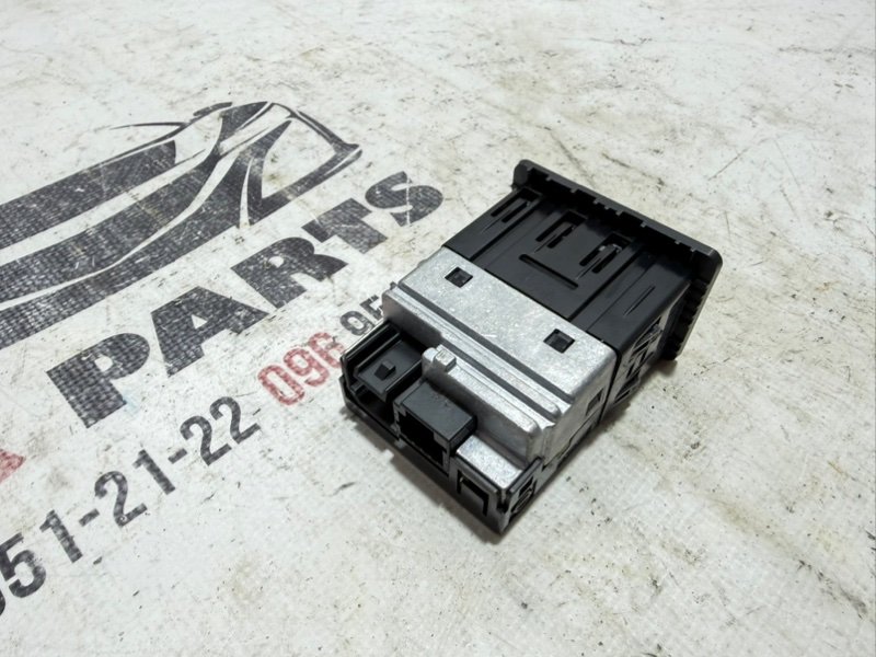 USB разъем Kicks 2021 1.6