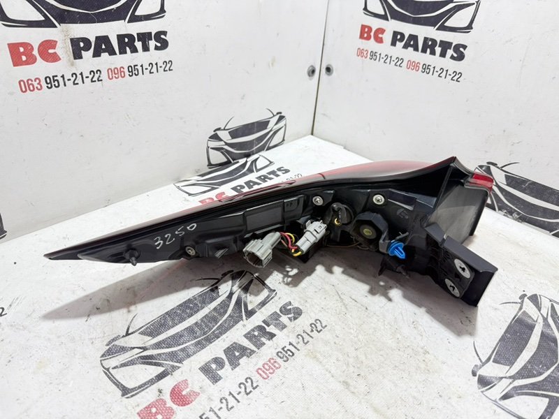 Фонарь наружный (в крыло) задний правый Rogue 2021 T33 2.5 Фонарь наружный (в крыло) задний правый Rogue 2021 T33 2.5