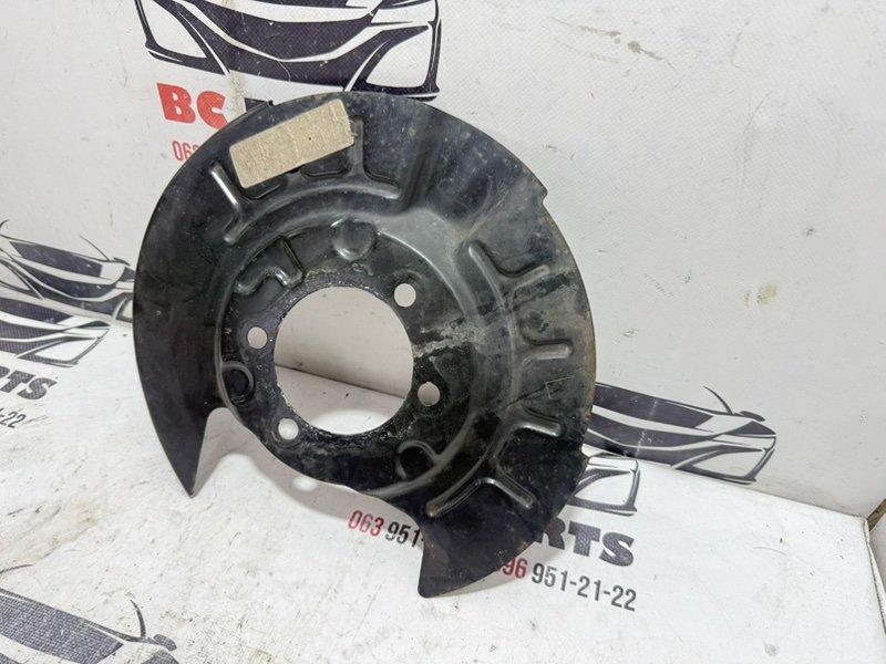 Защита тормозного диска задняя левая Nissan Rogue T33 2.5