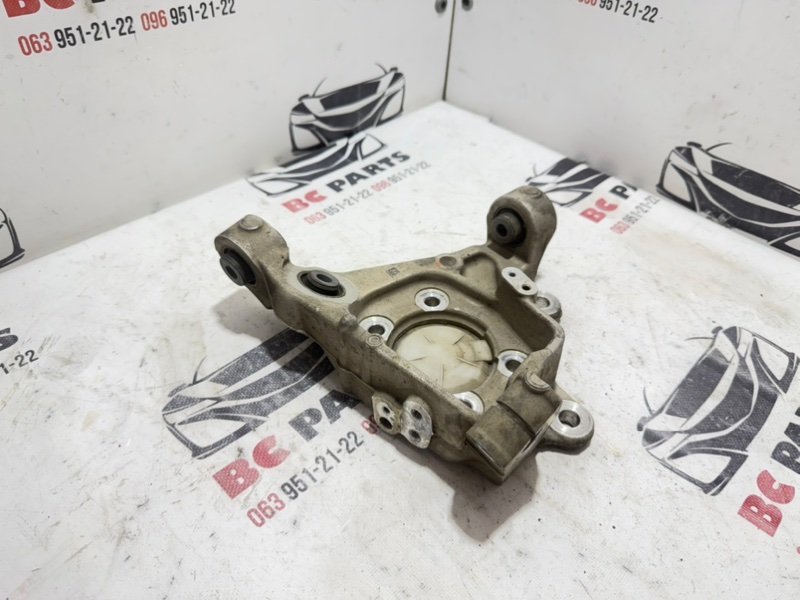 Цапфа задняя левая Nissan Rogue T33 2.5 Цапфа задняя левая Nissan Rogue T33 2.5