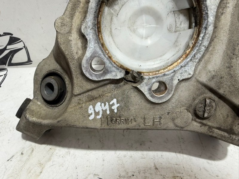 Цапфа задняя левая Rogue 2021 T33 2.5 Цапфа задняя левая Rogue 2021 T33 2.5