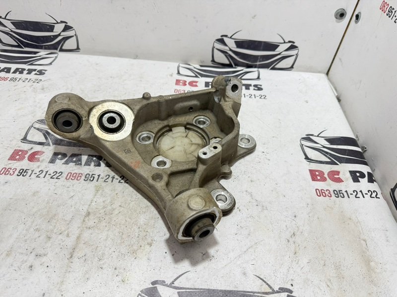 Цапфа задняя правая Rogue 2021 T33 2.5 Цапфа задняя правая Rogue 2021 T33 2.5