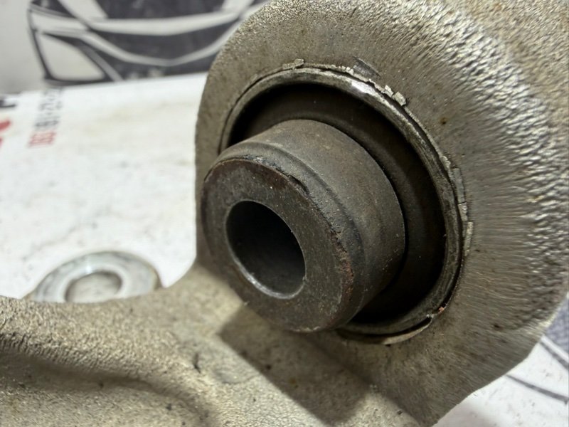 Цапфа задняя правая Rogue 2021 T33 2.5 Цапфа задняя правая Rogue 2021 T33 2.5