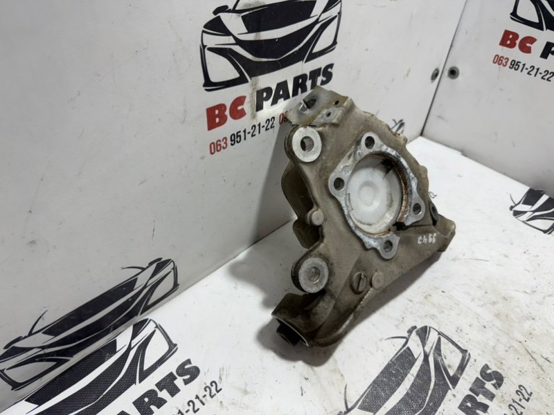 Цапфа задняя правая Rogue 2021 T33 2.5 Цапфа задняя правая Rogue 2021 T33 2.5