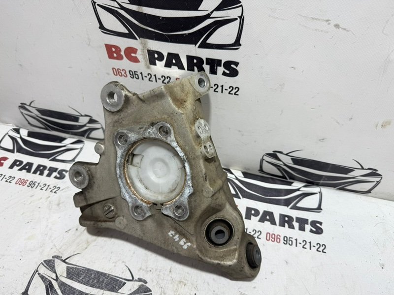 Цапфа задняя правая Rogue 2021 T33 2.5 Цапфа задняя правая Rogue 2021 T33 2.5