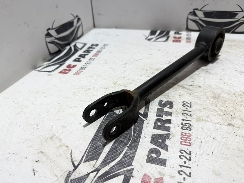 Рычаг подвески задний Nissan Rogue T33 2.5