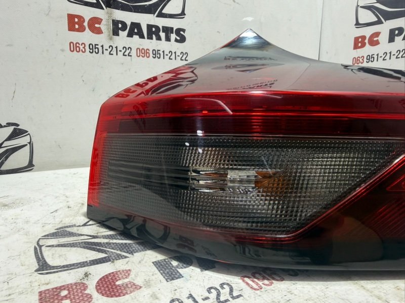 Фонарь наружный (в крыло) правый Rogue 2021 T33 2.5