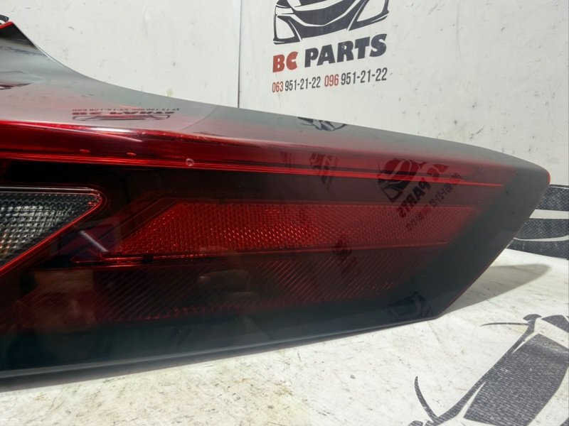 Фонарь наружный (в крыло) правый Rogue 2021 T33 2.5