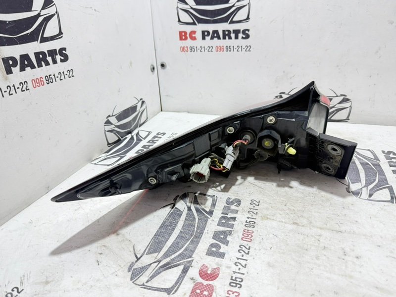 Фонарь наружный (в крыло) правый Rogue 2021 T33 2.5