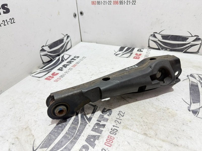 Рычаг подвески задний правый Nissan Rogue T33 2.5