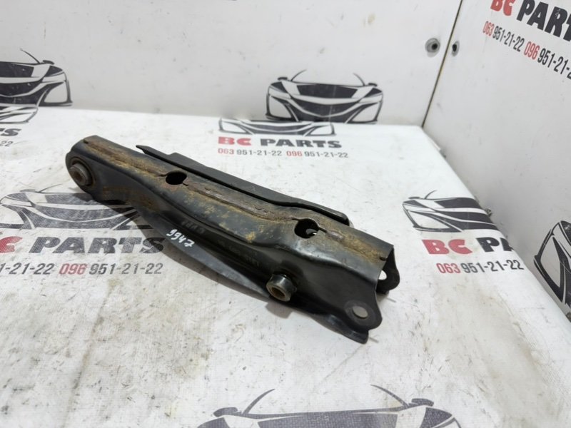 Рычаг подвески задний левый Rogue 2021 T33 2.5