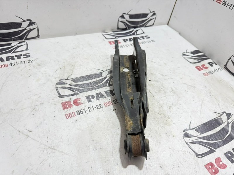 Рычаг подвески задний левый Rogue 2021 T33 2.5