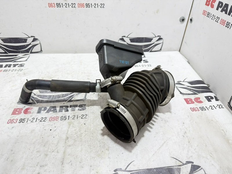 Патрубок воздушного фильтра Nissan Rogue T33 2.5