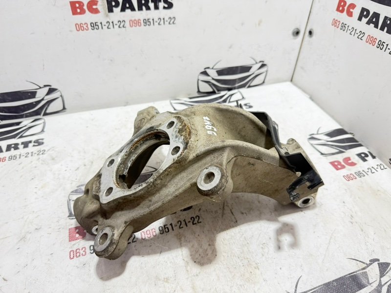 Кулак поворотный передний правый Rogue 2021 T33 2.5