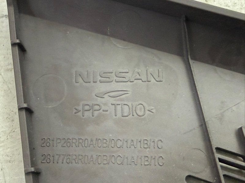 Накладка торпедо левая Rogue 2021 T33 2.5
