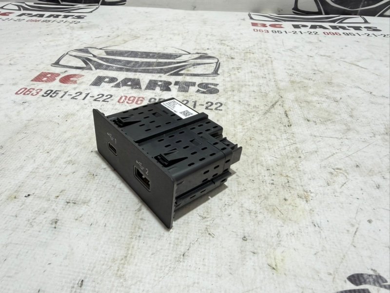 USB разъем Nissan Rogue T33 2.5