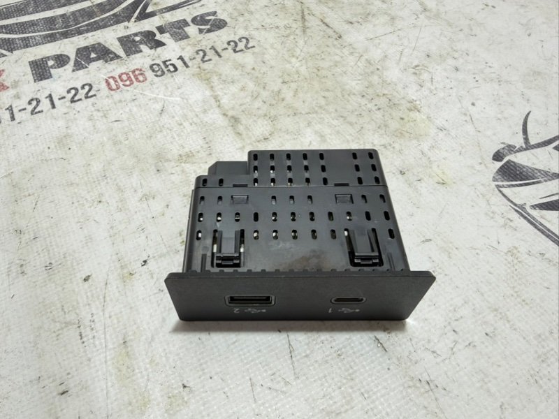 USB разъем Rogue 2021 T33 2.5