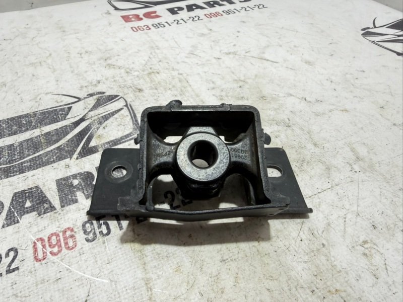 Запчасть подушка глушителя Nissan Rogue 2021 T33 2.5 20651-JG300 Б/У Подушка глушителя Nissan Rogue 2021 T33 2.5 20651-JG300 Б/У