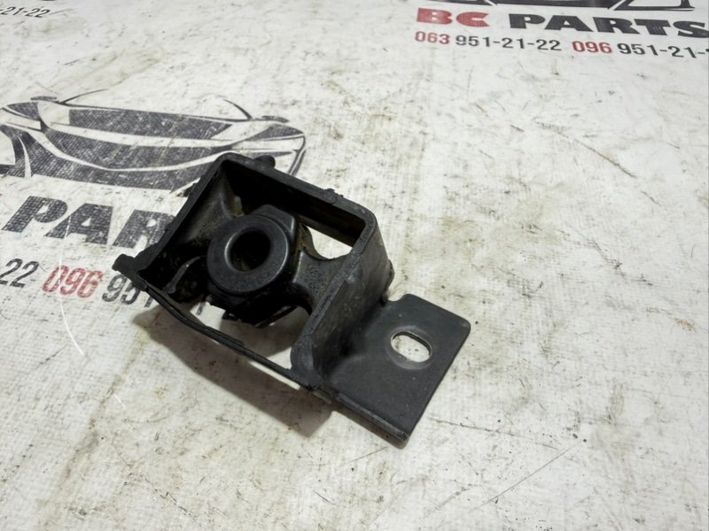 Подушка глушителя Rogue 2021 T33 2.5 Подушка глушителя Rogue 2021 T33 2.5