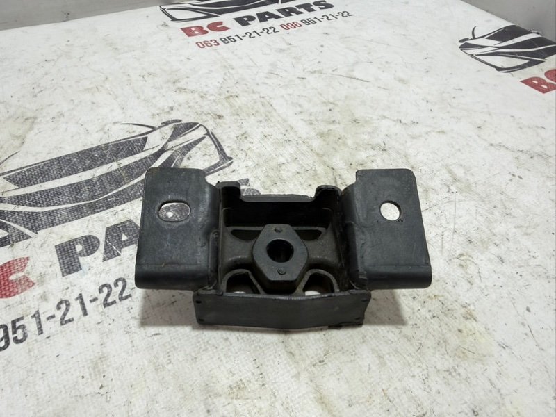 Подушка глушителя Rogue 2021 T33 2.5 Подушка глушителя Rogue 2021 T33 2.5